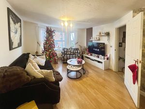 Lounge- click for photo gallery